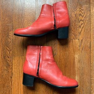 Hopp brand beautiful red boots size 9 but fit like an 8